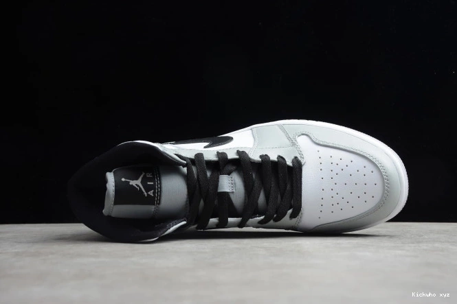 554724-092 Jordan AIR 1 Grey Smoke Mid Light 0816